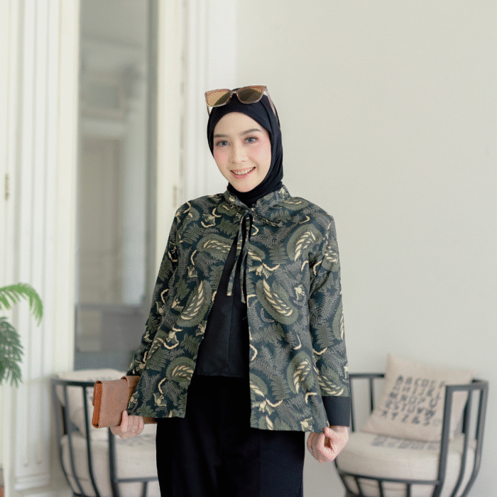 Atasan Katun Sayap Garuda Hijau Atasan Katun Sayap Garuda Hijau